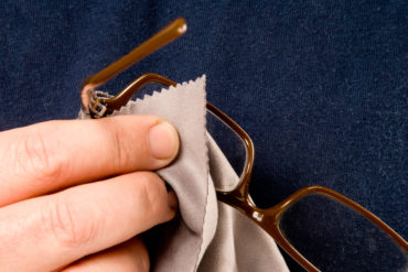 How to Clean Your Eyeglasses